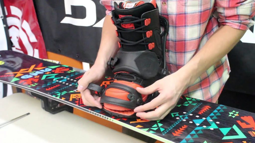 adjusting snowboard bindings